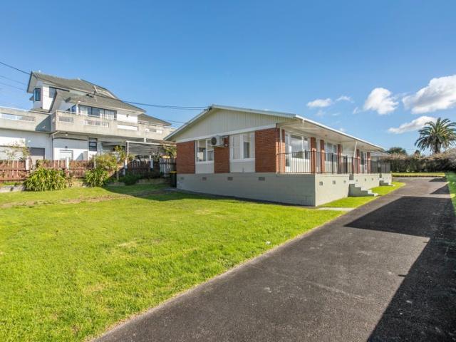 Apartment for rent in Oratia