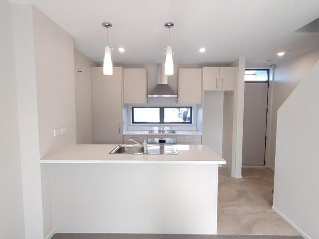 House for rent in Oratia