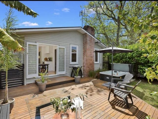 House for rent in Oratia