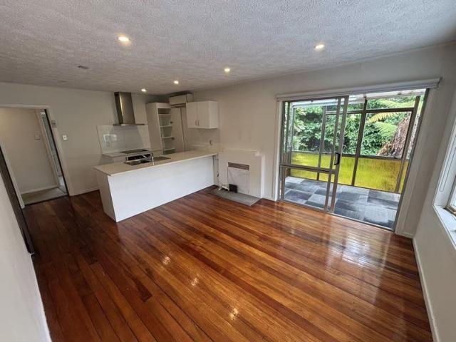 House for rent in Oratia