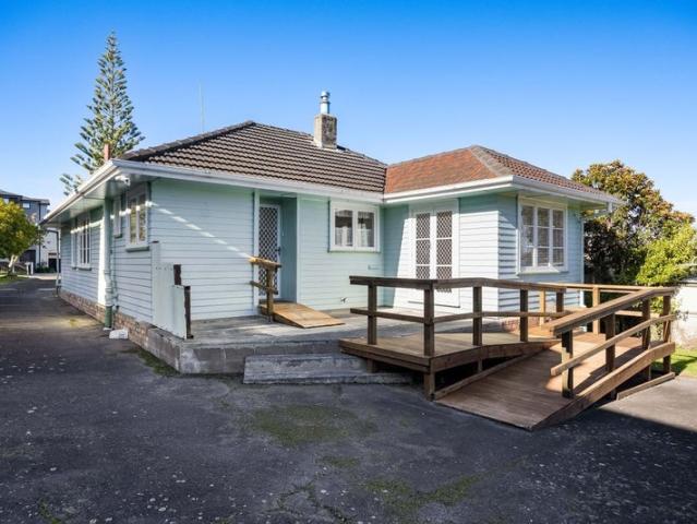 House for rent in Oratia