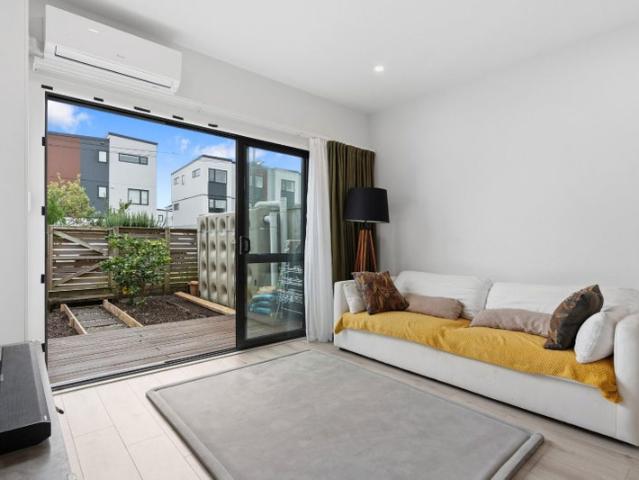 House for rent in Oratia