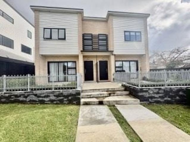 House for rent in Oratia