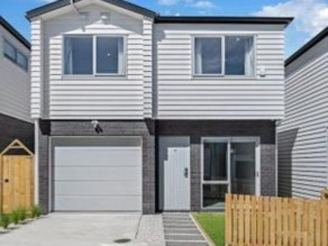 House for rent in Oratia