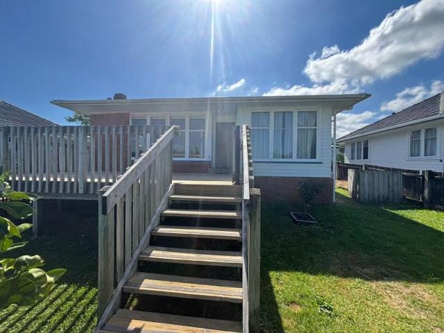 House for rent in Oratia