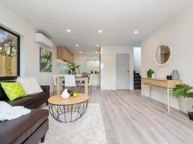 House for rent in Oratia