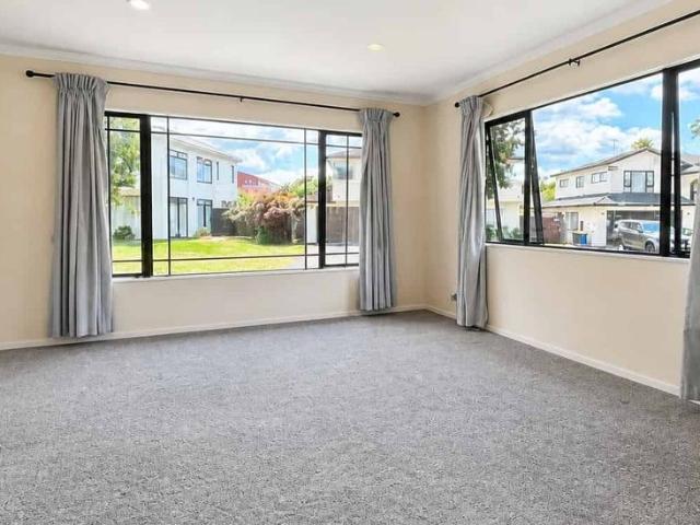 House for rent in Te Atatū Peninsula, Henderson-Massey