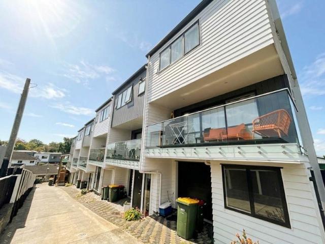 Apartment for rent in Te Atatū South, Henderson-Massey