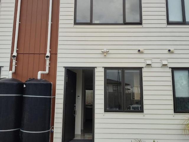 House for rent in Oratia