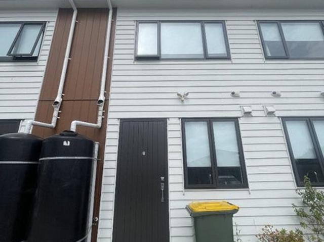 House for rent in Oratia