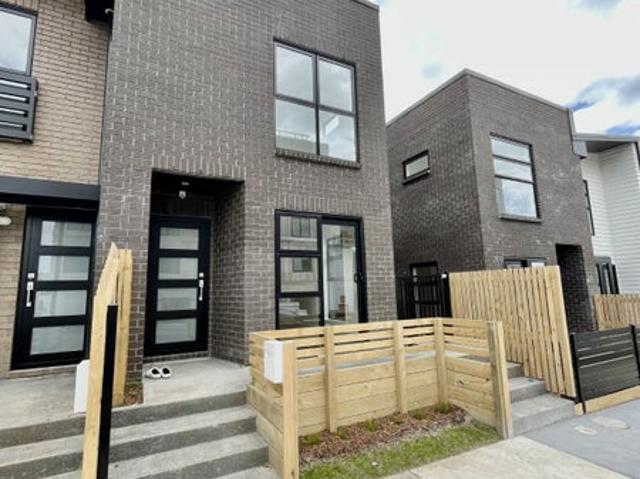 House for rent in Oratia