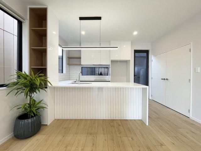 House for rent in Oratia