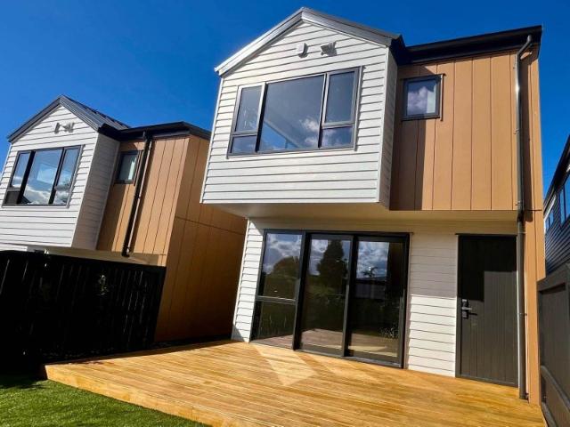 House for rent in Oratia