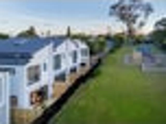 Townhouse for rent in Glendene, Henderson-Massey