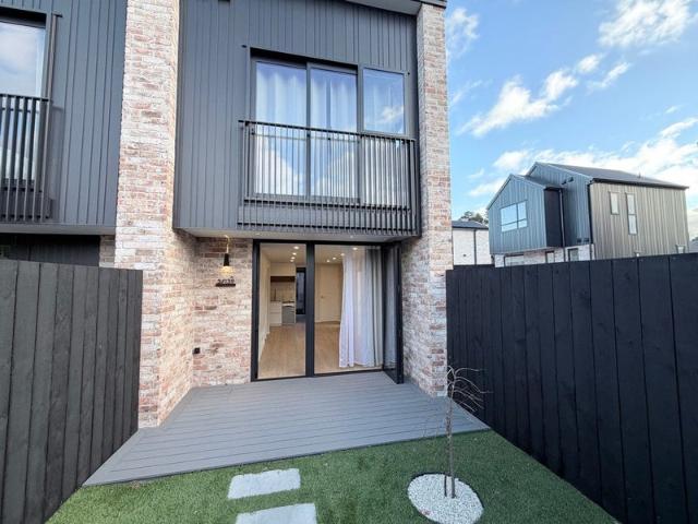 House for rent in Oratia
