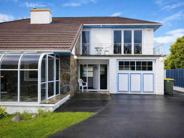 House for rent in Oratia