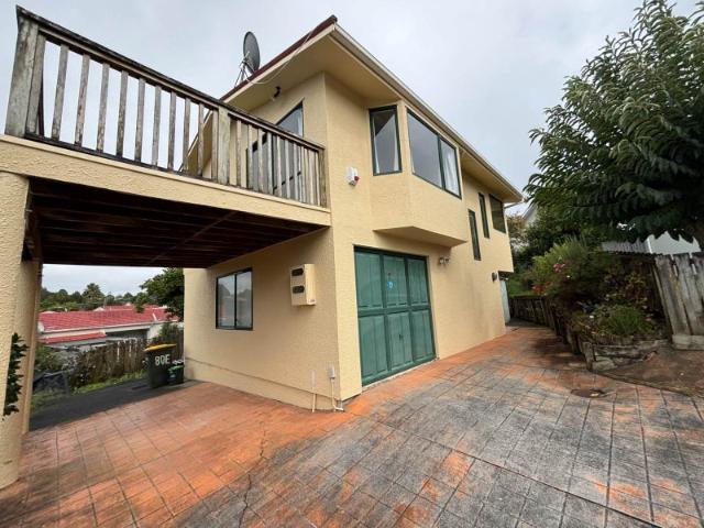 House for rent in Oratia