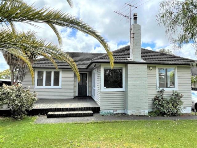 House for rent in Oratia