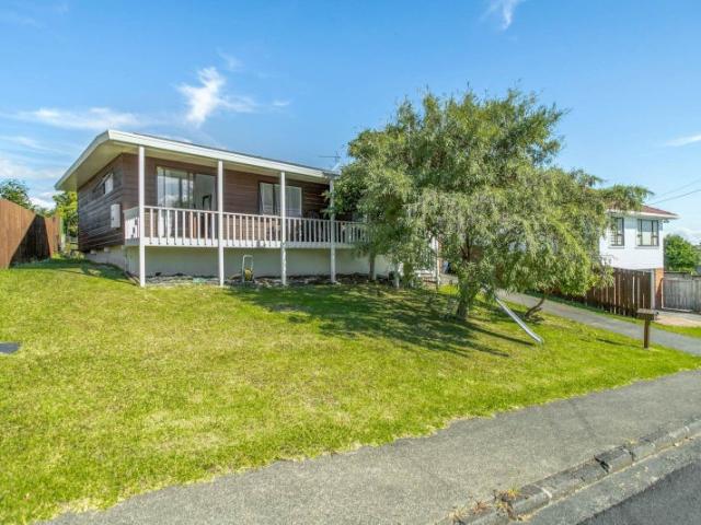 House for rent in Oratia