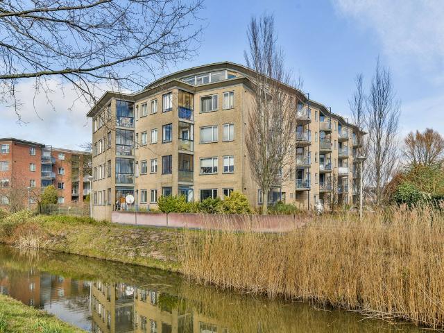 Appartement te huur in Sloten, Amsterdam
