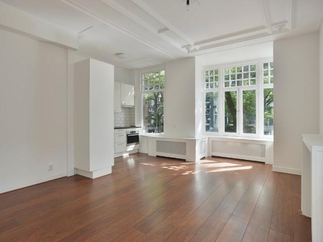 Appartement te huur in Zuid, Amsterdam