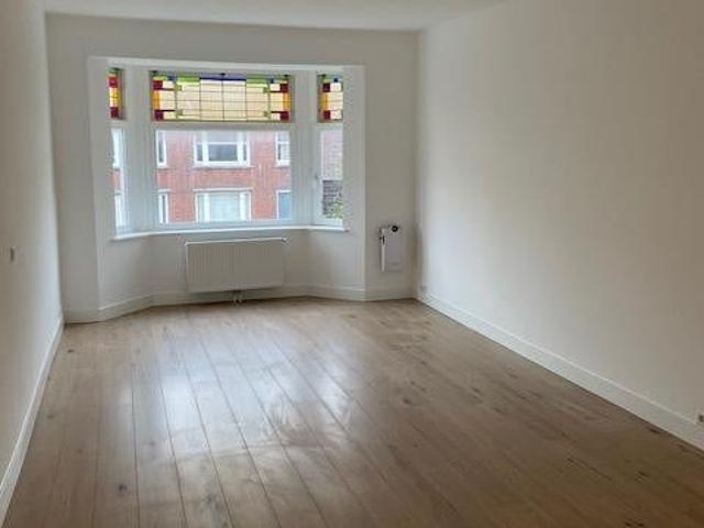 Appartement te huur in Laak, Zuid Holland