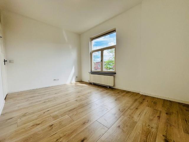 Appartement te huur in Laak, Zuid Holland