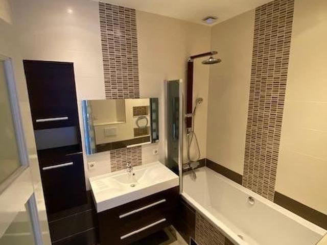 Appartement te huur in Laak, Zuid Holland