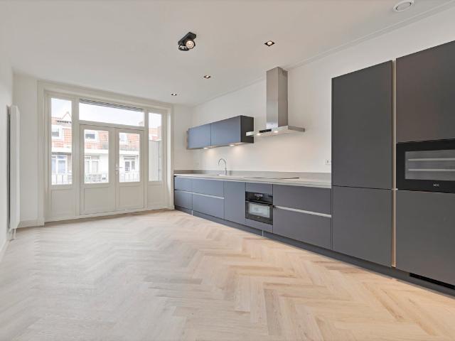Appartement te huur in Zuid, Amsterdam
