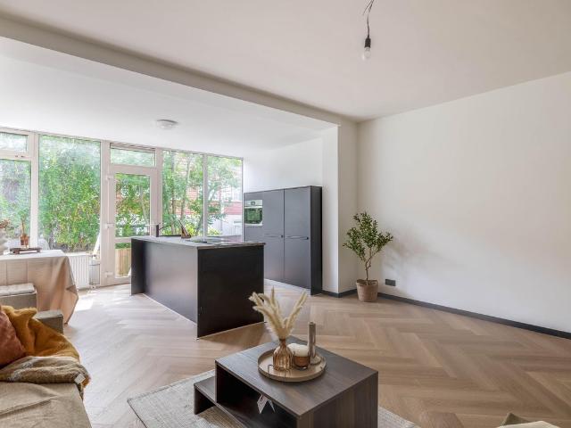 Appartement te huur in Bloemhof, Rotterdam