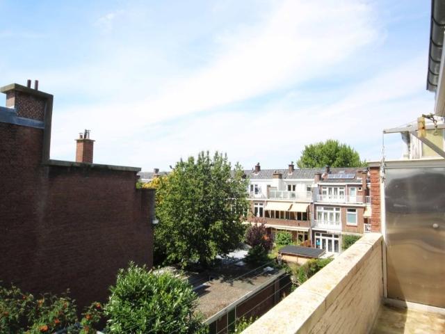 Appartement te huur in Bloemenbuurt, Zuid Holland