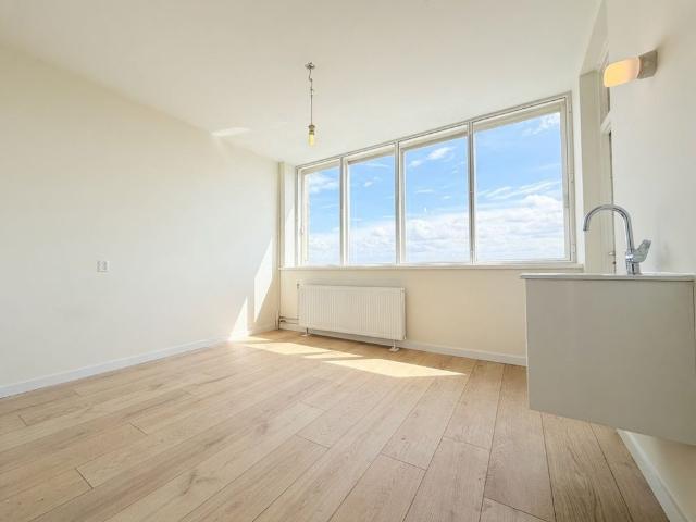 Appartement te huur in Bloemenbuurt, Zuid Holland