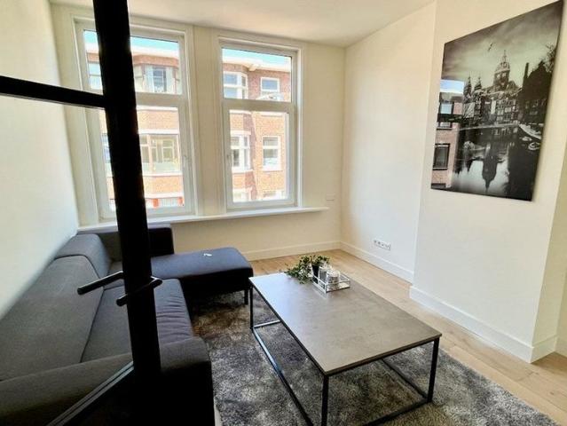 Appartement te huur in Bezuidenhout, Zuid Holland