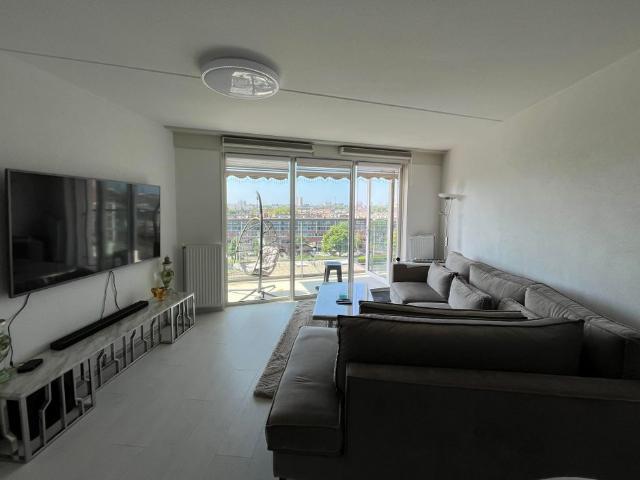 Appartement te huur in Laak, Zuid Holland