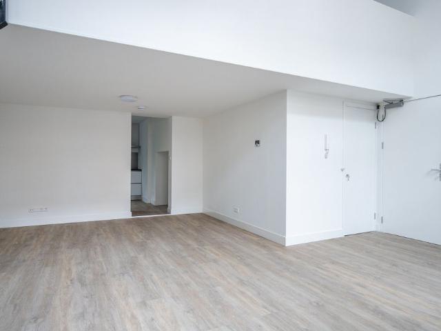 Appartement te huur in Bloemhof, Rotterdam