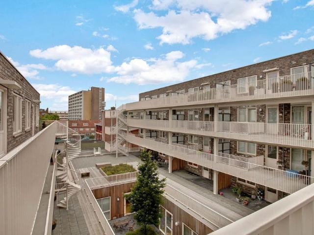 Appartement te huur in Diemen, Noord Holland