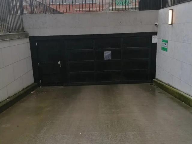 Garage location à Laeken - Laken, Bruxelles - Brussel