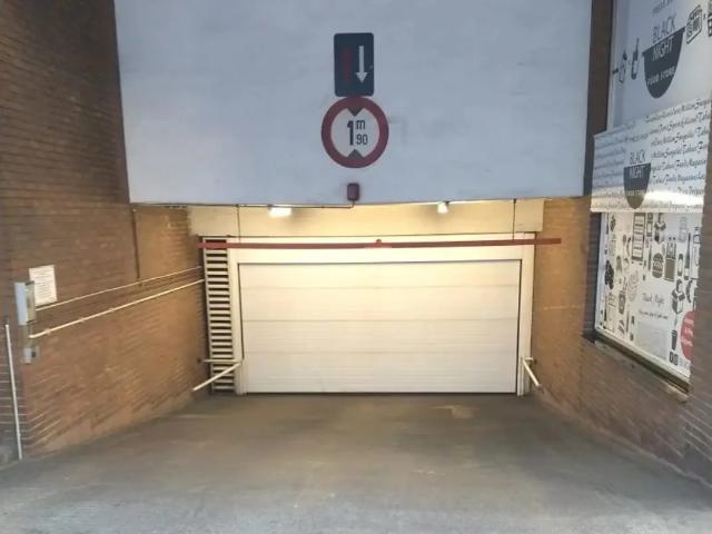 Garage location à Saint-Gilles - Sint-Gillis, Brussel-Hoofdstad - Bruxelles-Capitale