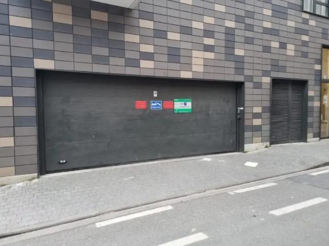 Garage location à Molenbeek-Saint-Jean - Sint-Jans-Molenbeek, Brussel-Hoofdstad - Bruxelles-Capitale