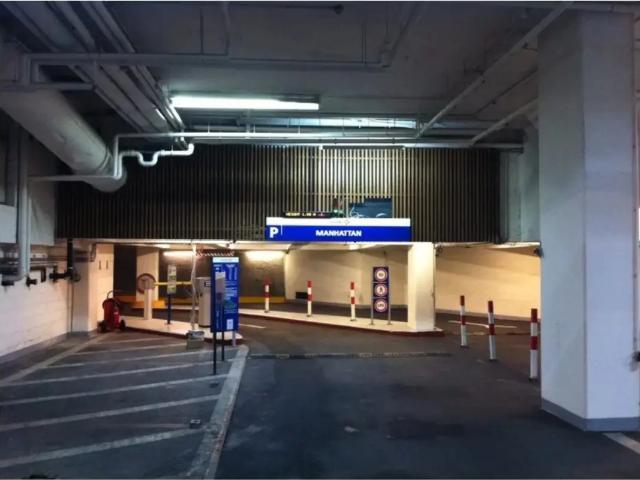 Garage location à Saint-Josse-ten-Noode - Sint-Joost-ten-Node, Brussel-Hoofdstad - Bruxelles-Capitale