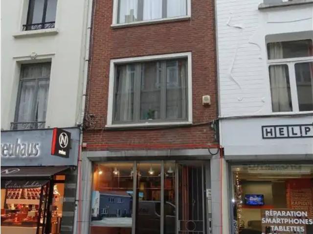 Local Commercial location à Aat, Wallonie