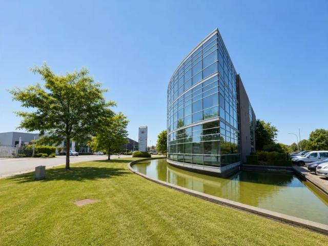 Local Commercial location à Brunehaut, Wallonie
