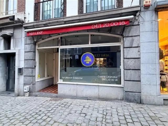 Local Commercial location à Brunehaut, Wallonie