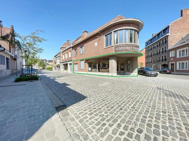 Local Commercial location à Brunehaut, Wallonie