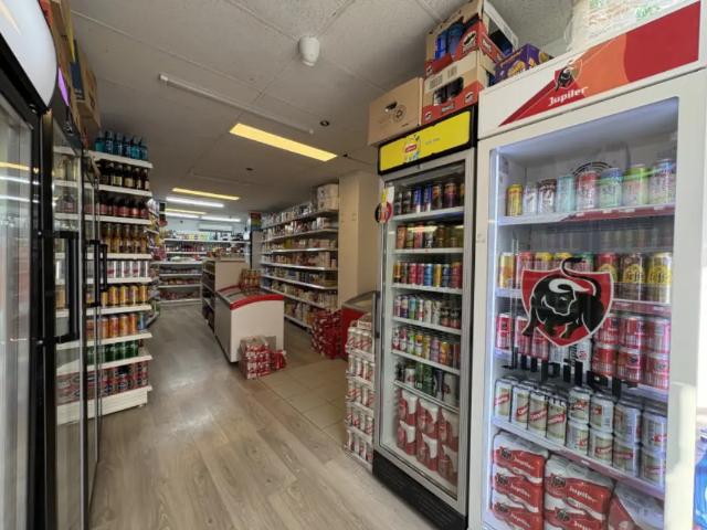 Local Commercial location à Merbraine, Wallonie