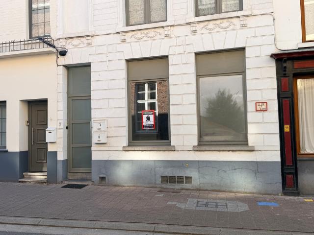 Local Commercial location à Grammont, Oost-Vlaanderen