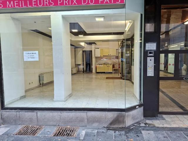 Local Commercial location à Liège, Wallonie
