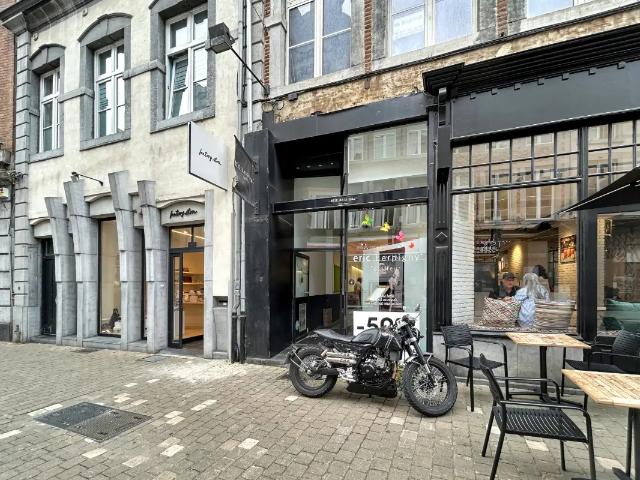 Local Commercial location à Namen, Wallonie