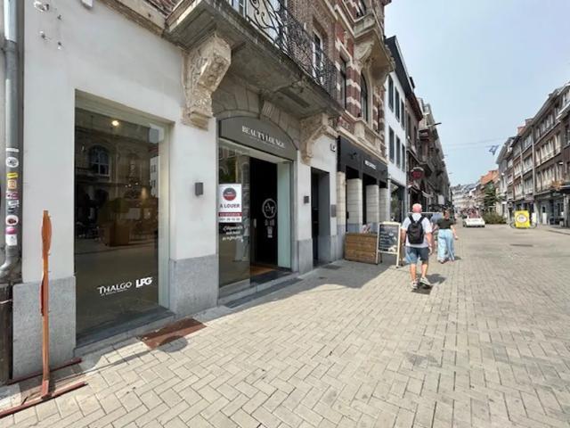 Local Commercial location à Namen, Wallonie