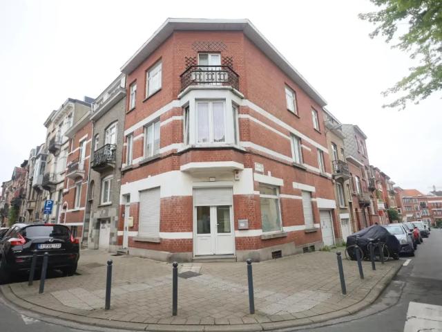 Local Commercial location à Schaarbeek, Bruxelles